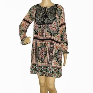 Xhilaration Boho  Dress Size Medium
Beautiful black coral floral print relaxed